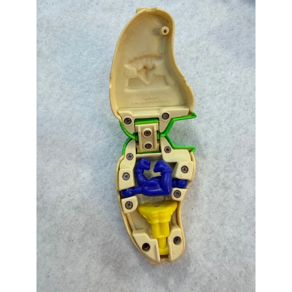 Vintage 1993 McDonald Happy Meal Steak Transformer Robot Changeable Toy Green Ha